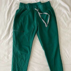 FIGS Zamora Jogger Scrub Bottoms in Hunter Green Size M - Like New